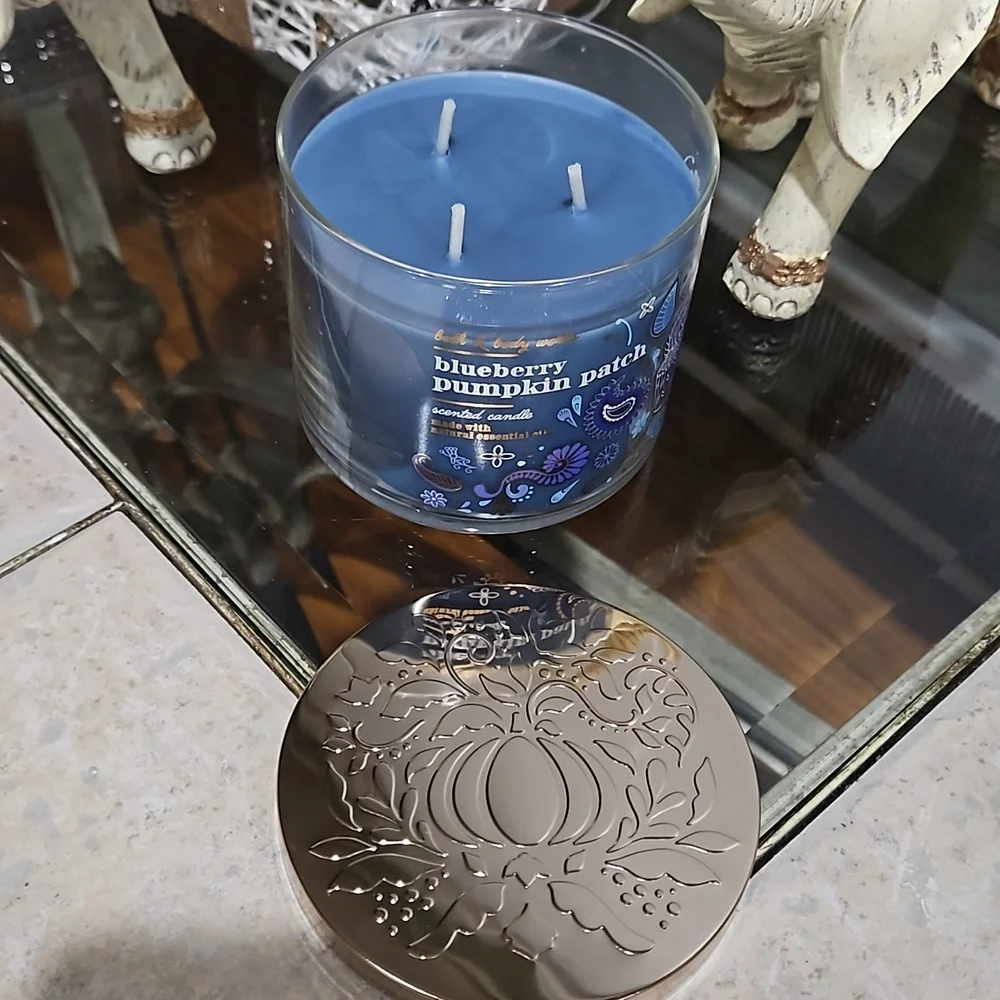NWT! B&BW BLUEBERRY Pumpkin Patch LARGE 3-WICK CANDLE - Picture 2 of 3